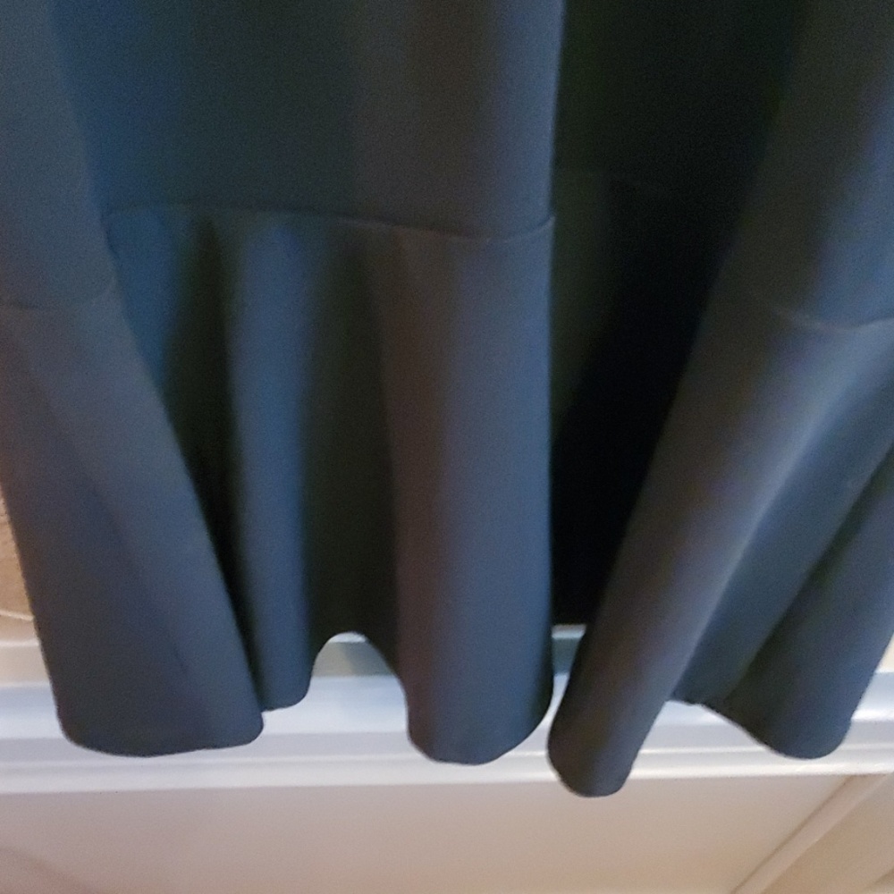 Dress - Picture 6 of 7